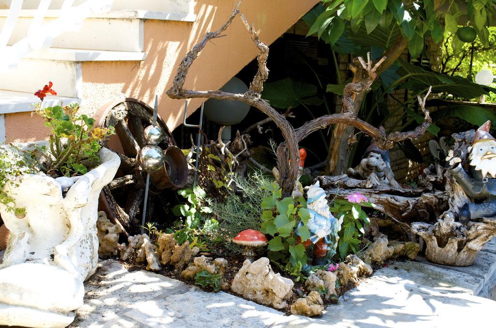 Guest House Adria Sveti Filip i Jakov Extérieur photo