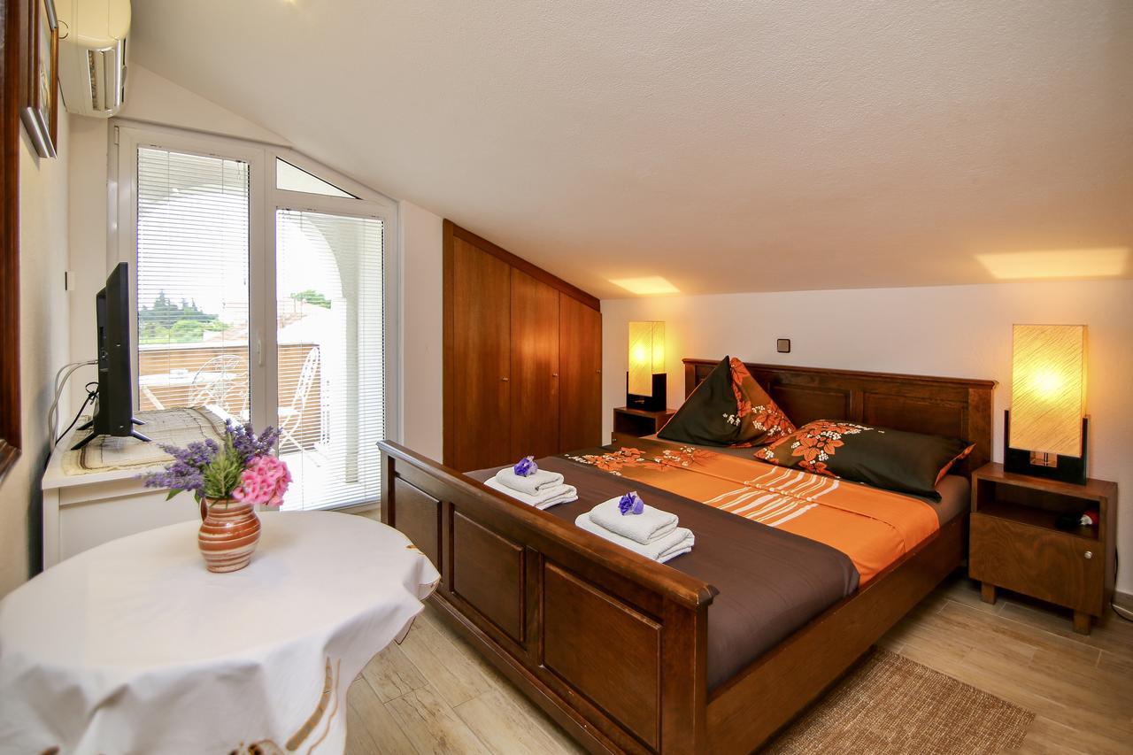 Guest House Adria Sveti Filip i Jakov Extérieur photo