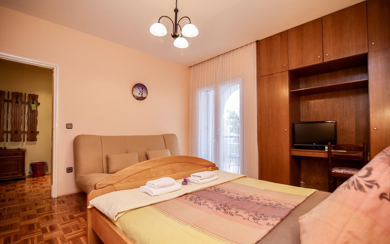 Guest House Adria Sveti Filip i Jakov Extérieur photo