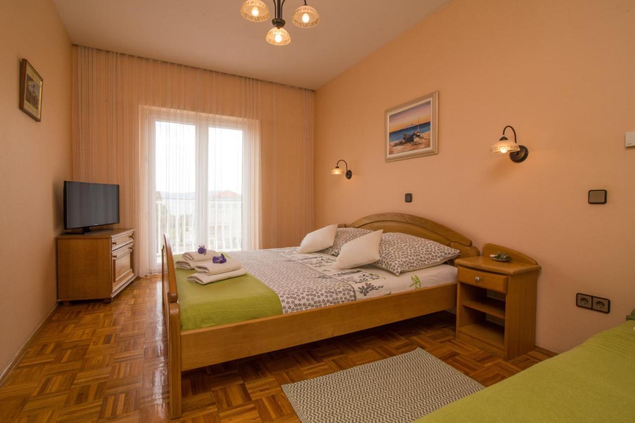 Guest House Adria Sveti Filip i Jakov Extérieur photo